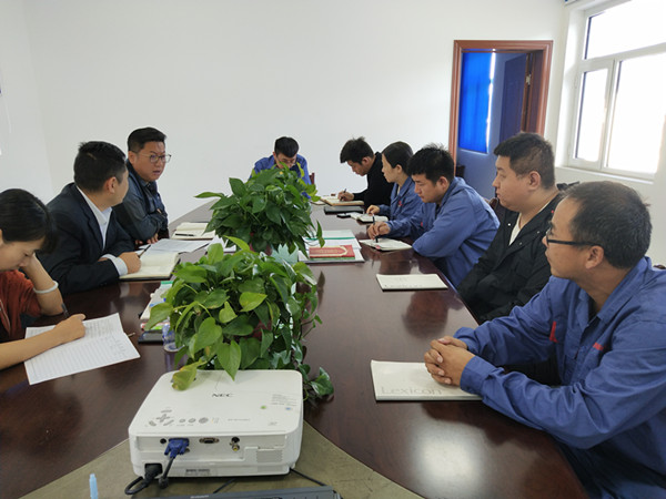 榆通公司（配图）柠条塔供应站开门纳谏激活团队力 尹营惠.jpg