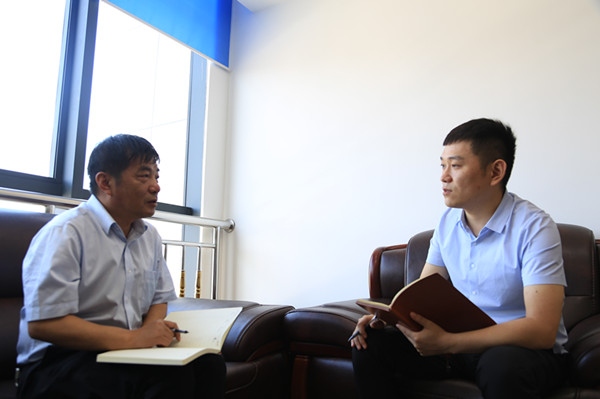 党委“种好责任田”确保党员健康成长.jpg