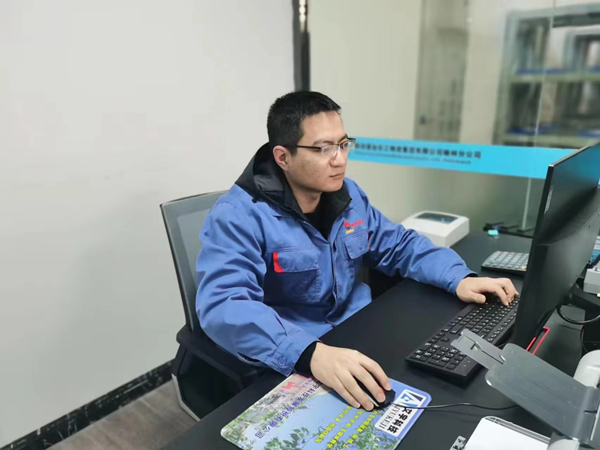 贺小宇.jpg