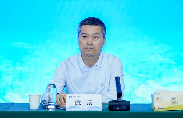 陈岳_副本.jpg